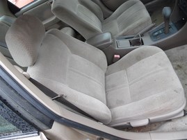 2000 TOYOTA CAMRY LE 4DR GOLD 2.2 AT Z19621